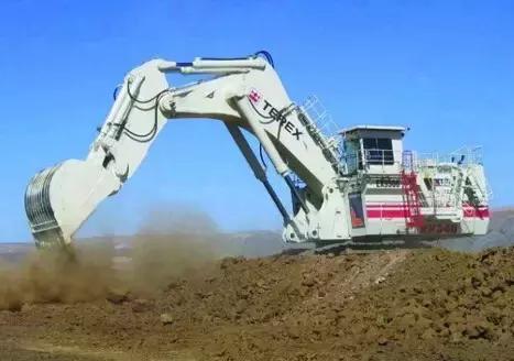 目前世界上最大的小型挖掘机,世界上最小900斤挖掘机