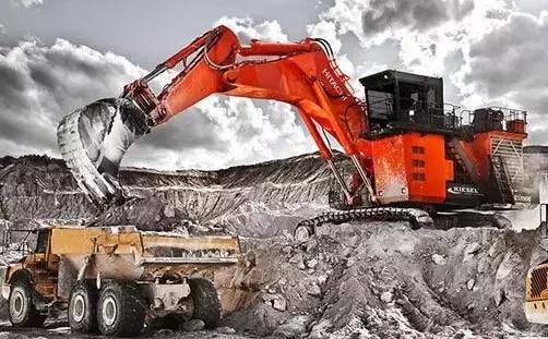 目前世界上最大的小型挖掘机,世界上最小900斤挖掘机