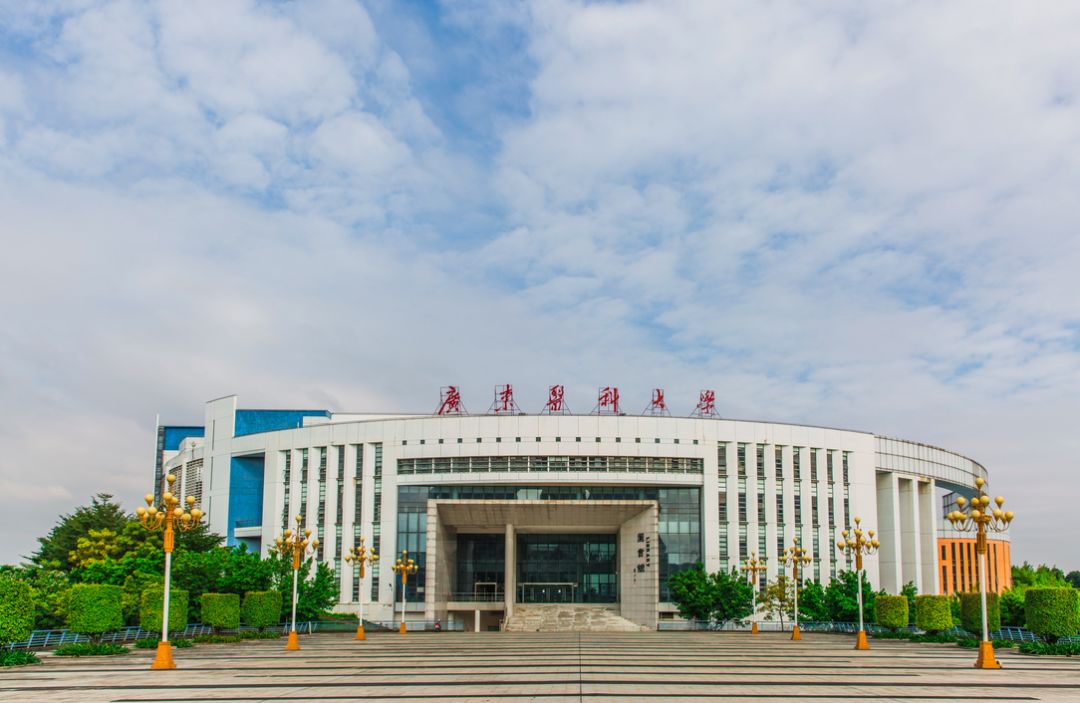 这些大学生太能赚钱了,不服不行啊?