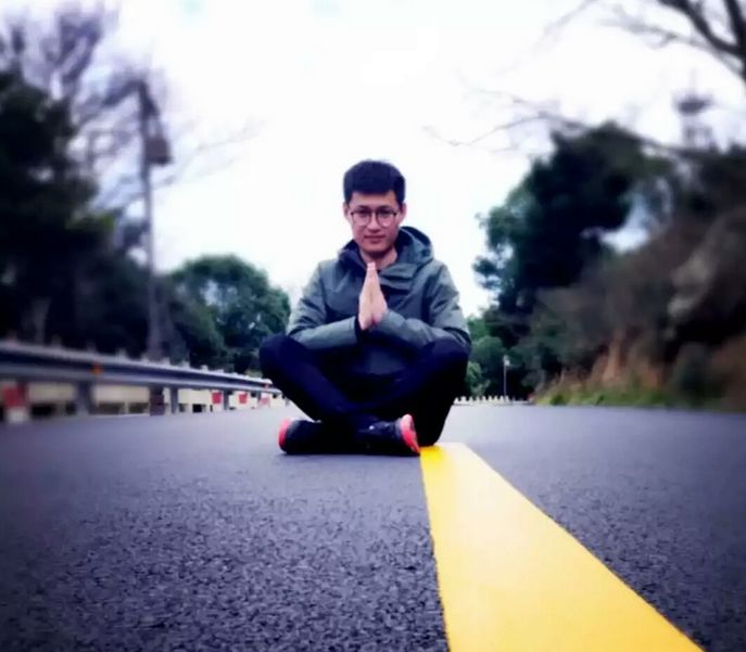 这些大学生太能赚钱了,不服不行啊?