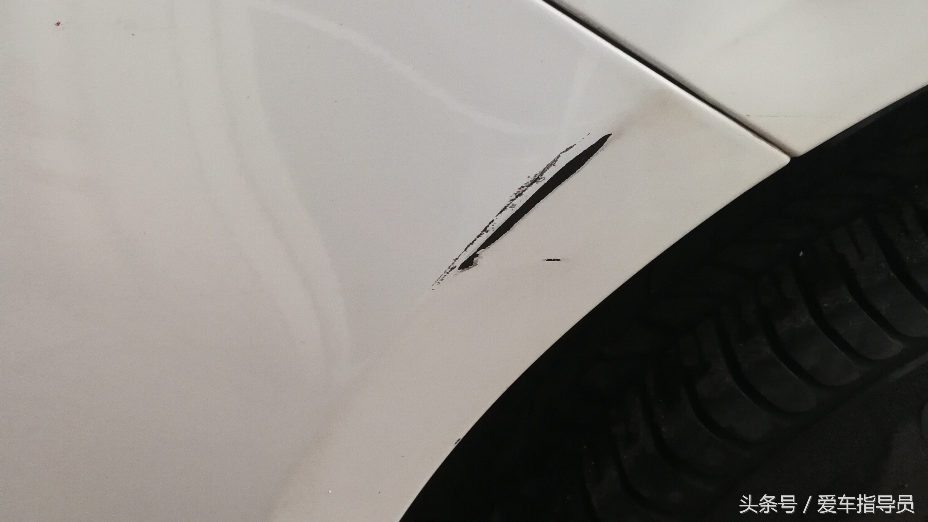 车被刮了怎么修补划痕最快方法,车被刮花漆怎么办