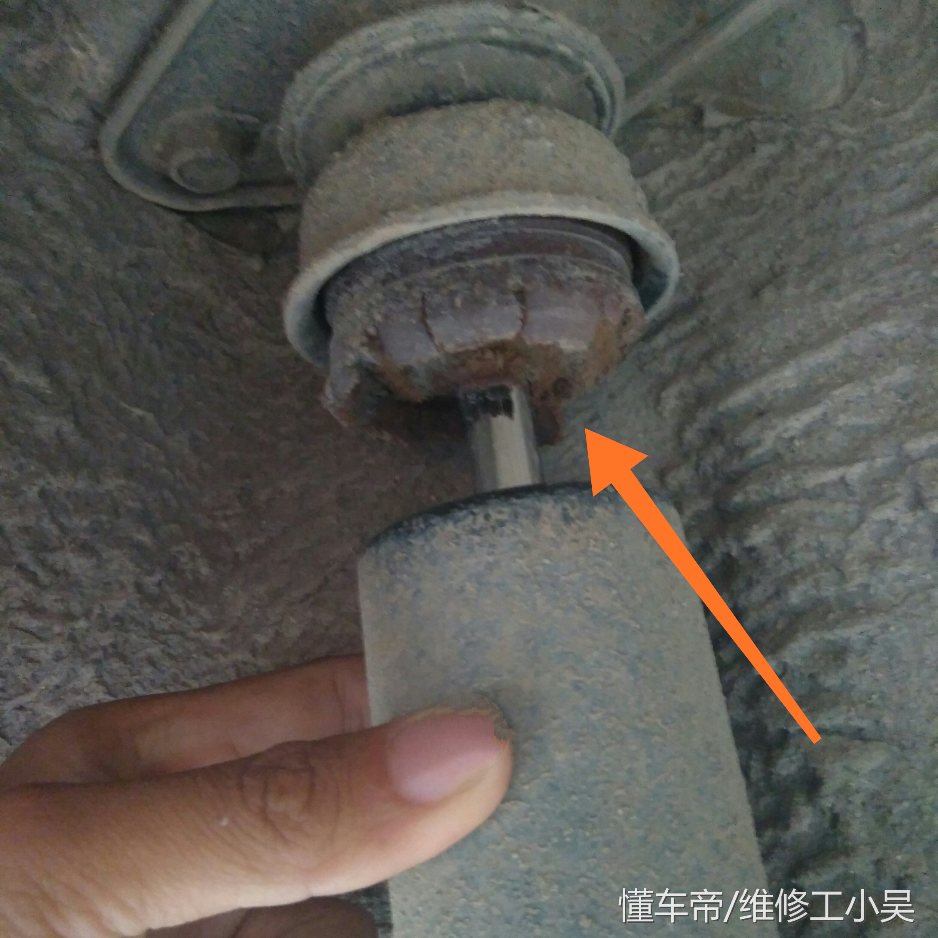 千里马汽车后减震怎么换,千里马后减震自己可以换吗