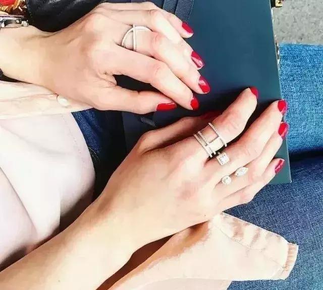 首饰小清新,女明星都在戴的小众首饰盘点