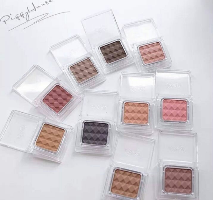 妈妈已经把脸打肿了,我妈把我眼睛打肿了