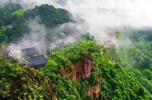 这趟高铁列车上的美食全国独有,渝贵高铁沿途风景