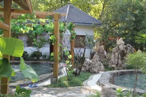 这趟高铁列车上的美食全国独有,渝贵高铁沿途风景