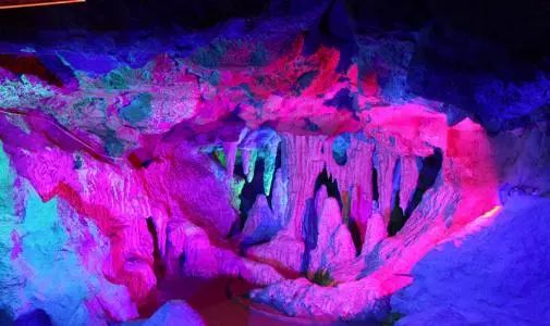 这趟高铁列车上的美食全国独有,渝贵高铁沿途风景