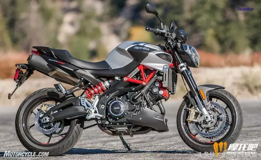 本田中排街车测评,aprilia最强街车
