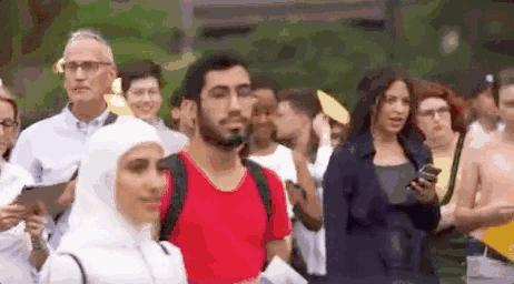 中国姑娘汉服惊呆外国人视频,中国姑娘在国外街头穿汉服惊艳了