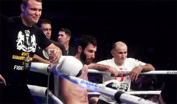 这人有毒!跟他打过的人下场怎么这么惨?