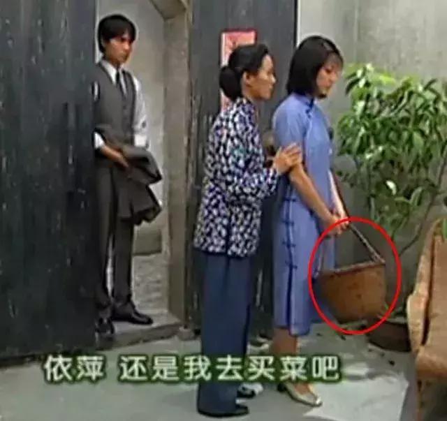 情深深雨蒙蒙36集依萍小的时候,原来的情深深雨蒙蒙