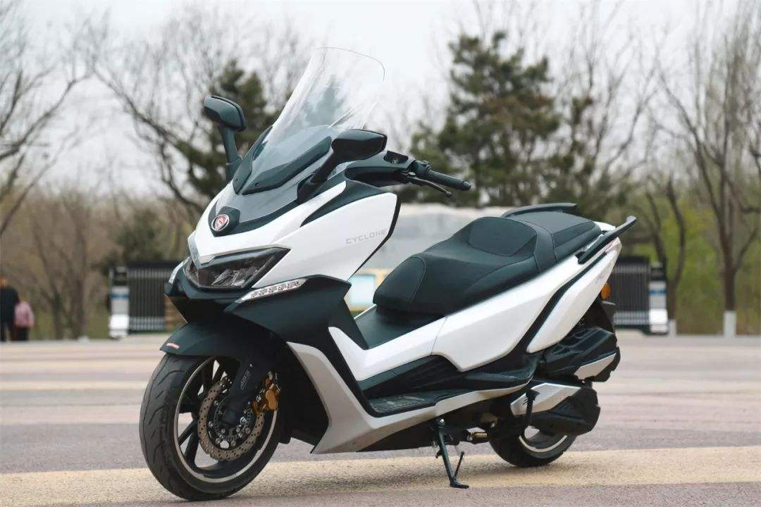 最值得买的250排量踏板摩托车,羊角尖之争