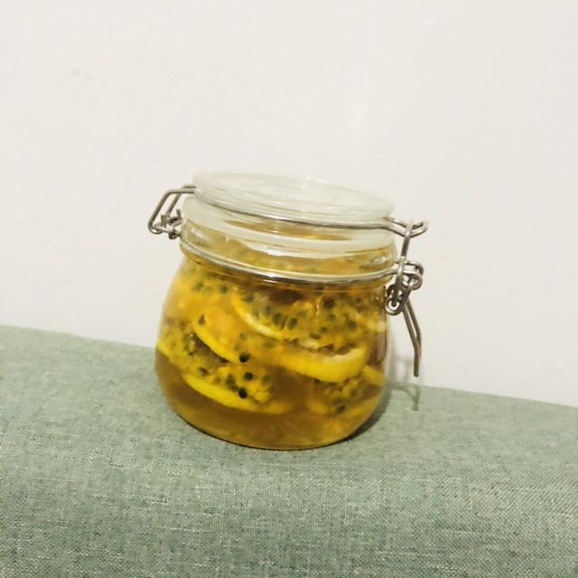 柠檬百香果蜜饮做法,百香果柠檬蜜