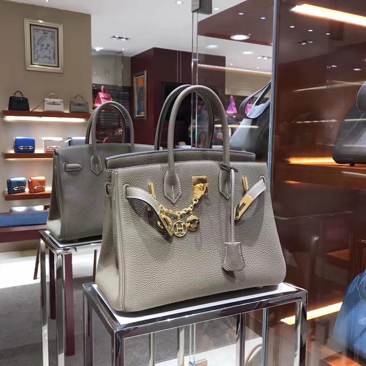 怎么知道皮料是真皮还是人造革,怎样看是不是真皮