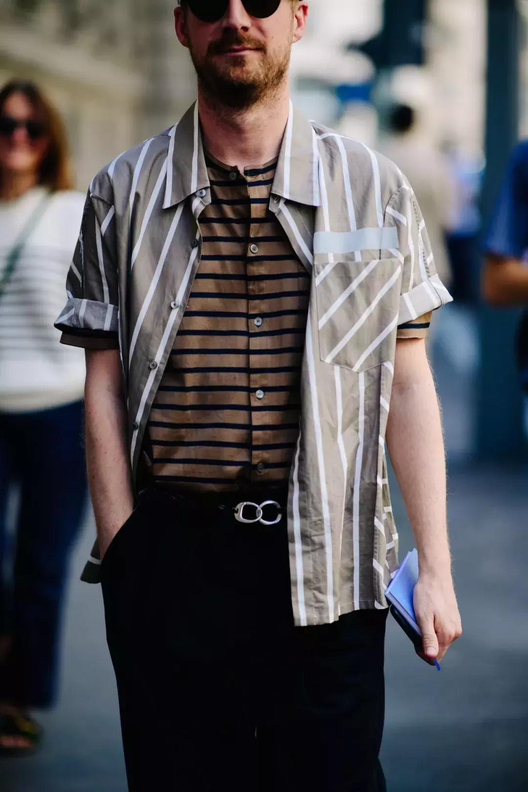 「条纹衬衫」最正确的打开方式就是“不好好穿”