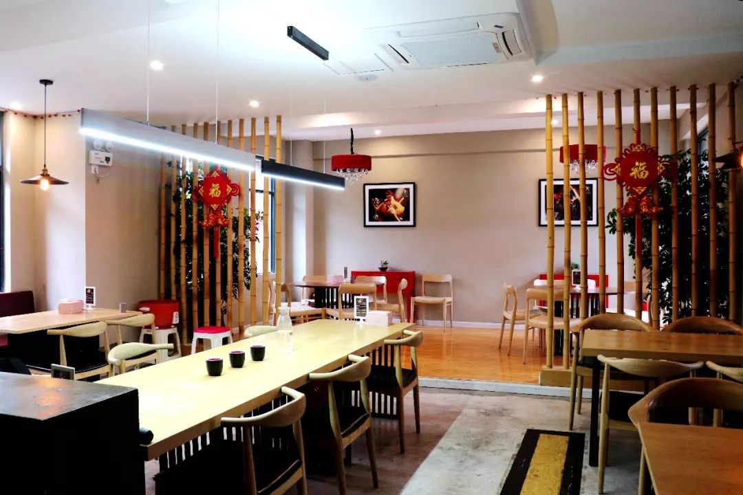 川菜爱好者的天堂斗鸡饭场伙，开业仅4个月成丽江新晋打卡圣地！