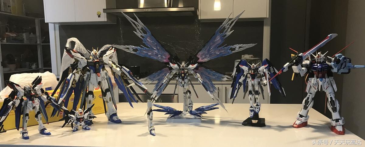 鍐ョ晫涓夊法澶寸孩椋為緳,鍘熻壊鐗堝啣鐣屼笁宸ㄥご