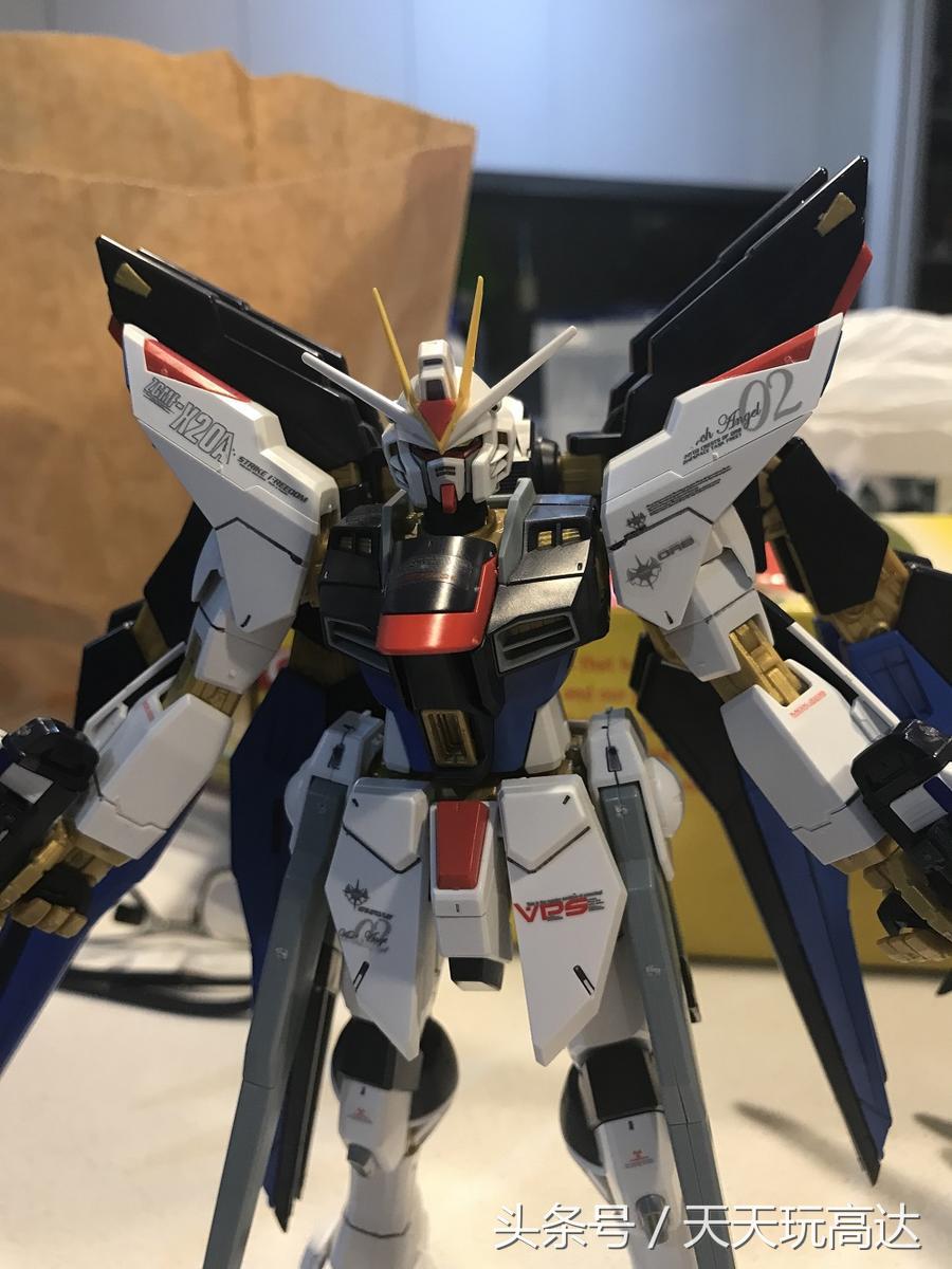 鍐ョ晫涓夊法澶寸孩椋為緳,鍘熻壊鐗堝啣鐣屼笁宸ㄥご