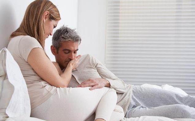 年龄相差大的夫妻生的孩子聪明吗,相差25岁的夫妻生孩子聪明吗