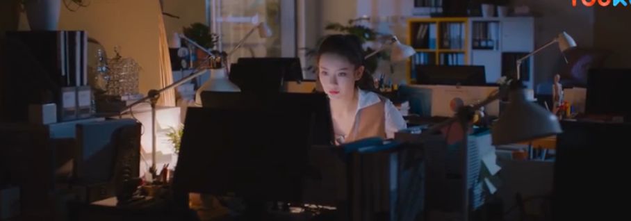 对她别捧的盲目,踩的优越