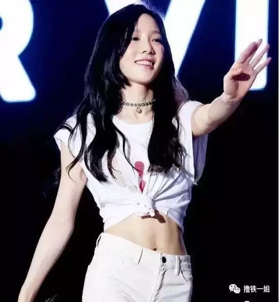 金泰妍露腹肌,金泰妍露腹