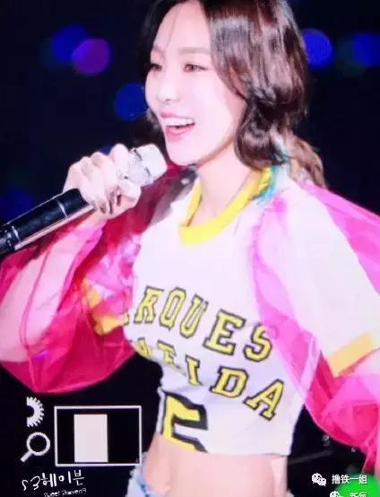 金泰妍露腹肌,金泰妍露腹