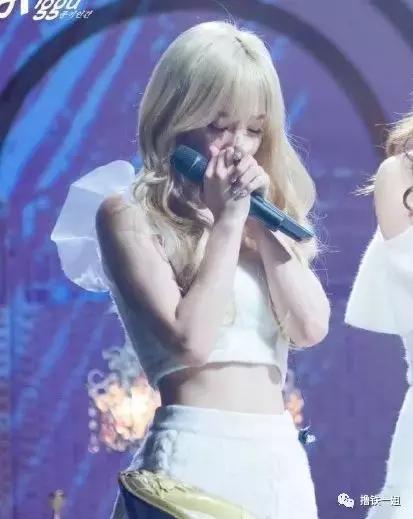 金泰妍露腹肌,金泰妍露腹