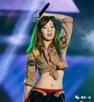 金泰妍露腹肌,金泰妍露腹