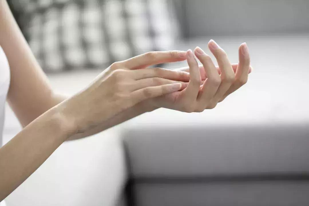 发现指甲异常,警惕疾病上门!