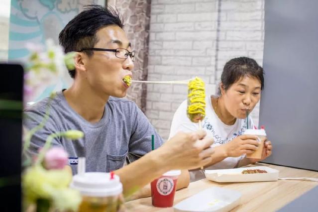 韩国芝士拉丝热狗店,韩国正宗芝士热狗