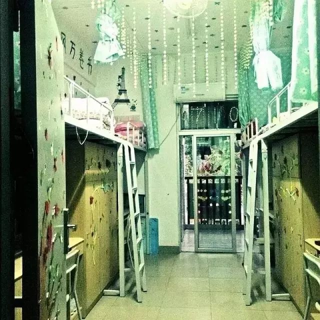 晒一晒你的大学宿舍,大学最好的双人宿舍