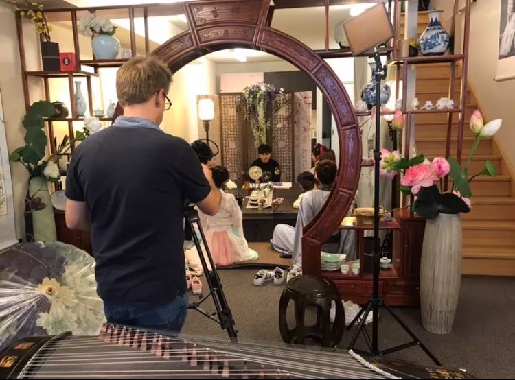 95后中国姑娘在澳洲,中国姑娘在澳洲街头