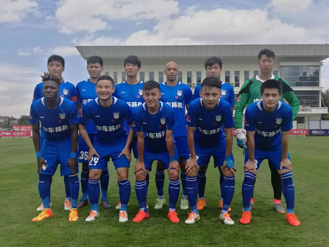 球风斯文就等于软弱？俩业余球员用一个小动作感动整个城超！