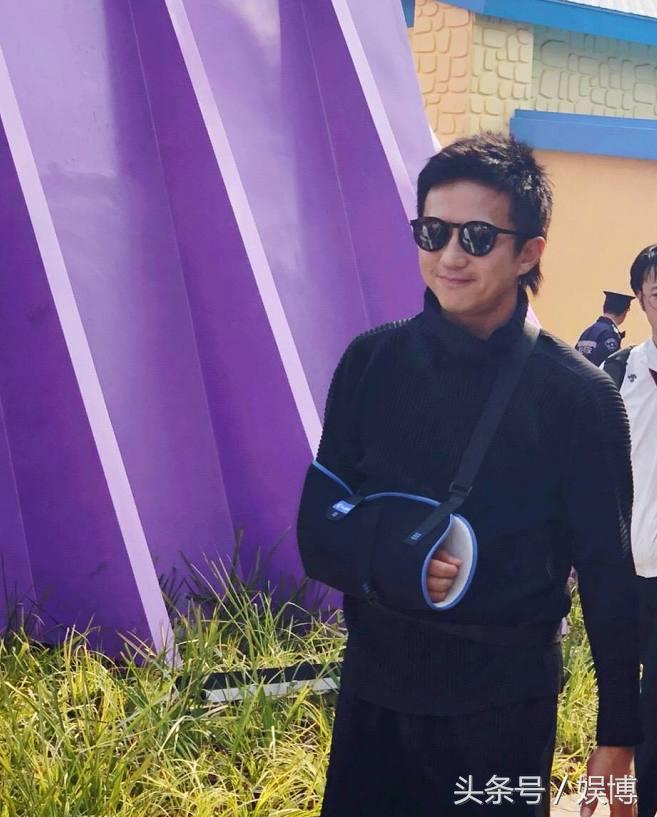 《奔跑吧》回应邓超打石膏问题却惹怒网友,超哥和李晨的对话很暖