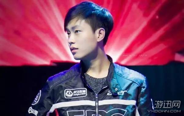 老师推荐电竞专业遭怒斥,电竞专业的前景究竟怎么样?