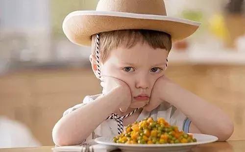 儿子很小气如何教育,孩子做事情着急怎么教育