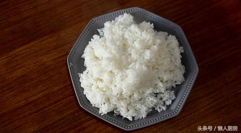 自己在家做好吃的咖喱蛋包饭,网红咖喱蛋包饭上面可加哪些酱