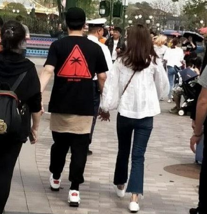 有哪些明星夫妻去过迪士尼,明星为什么喜欢带孩子去迪士尼