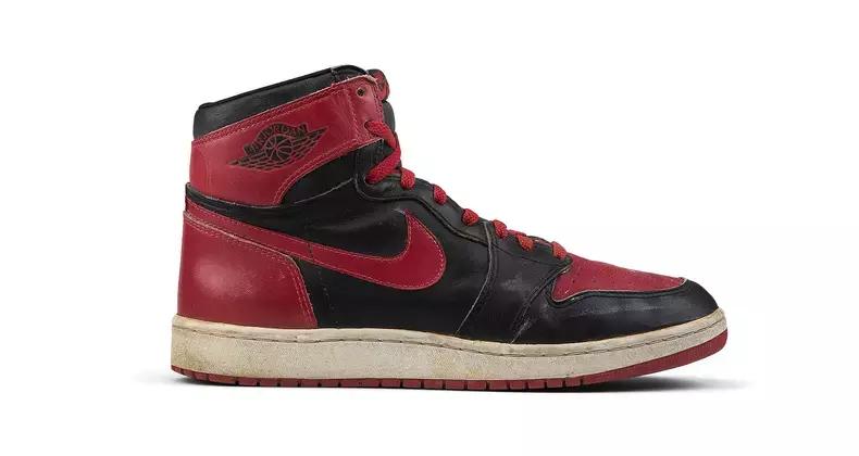 aj1low黑紫对比aj1纯白,黑红aj1的故事