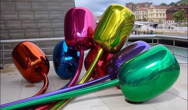 这回，曾振伟的艺术在法国人眼里竟成了反例？