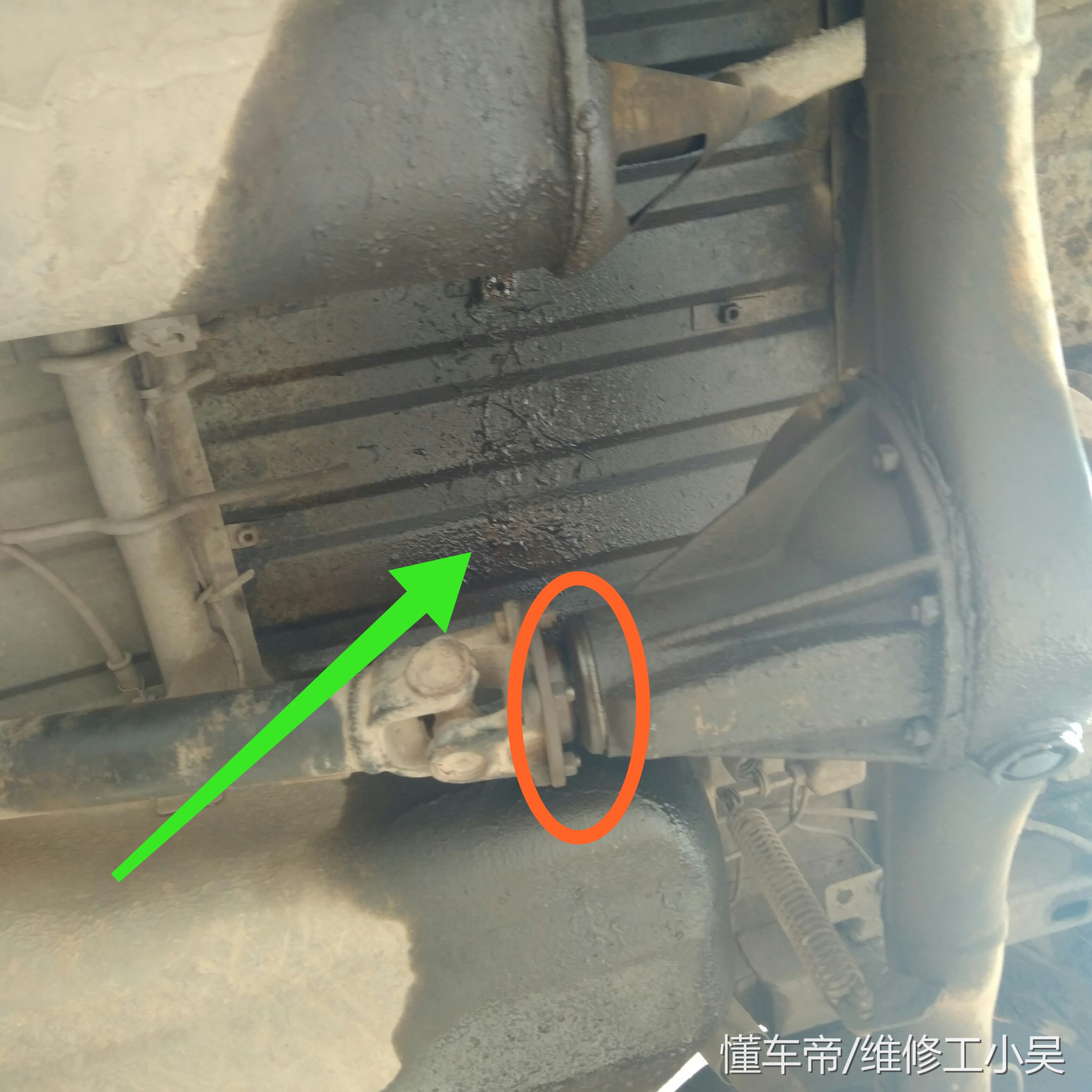 一辆红色的汽车进了修理厂，车主：这车不能再开了，散架的感觉！