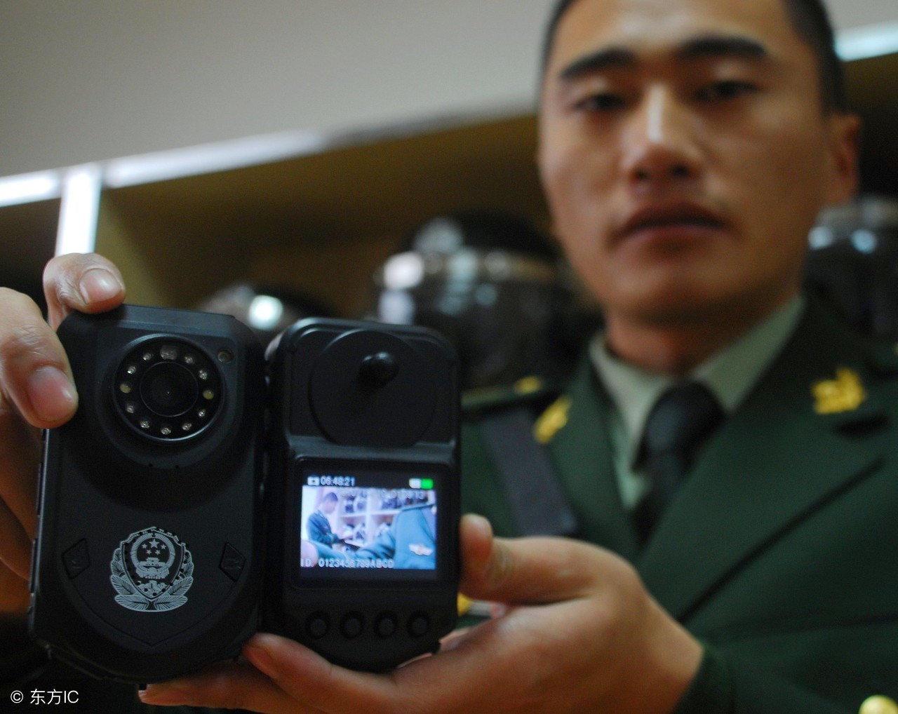 民警的警服和装备都有些什么,警察平时穿什么警服