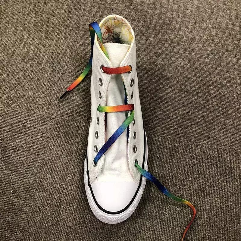 休闲鞋系鞋带方法简单又好看,今年最流行黑鞋系鞋带方法