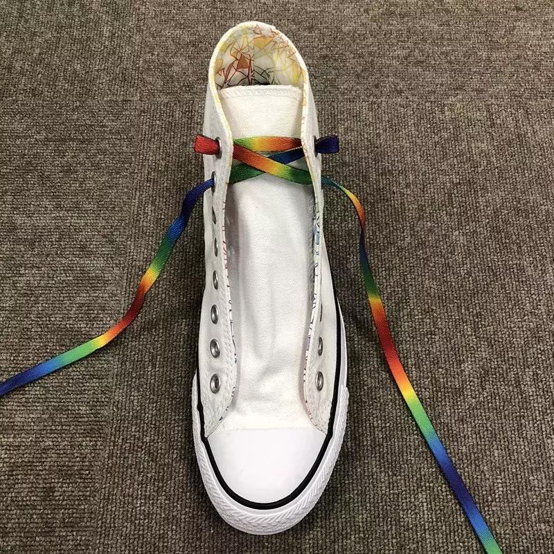 休闲鞋系鞋带方法简单又好看,今年最流行黑鞋系鞋带方法