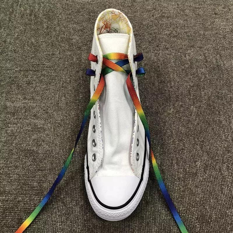 休闲鞋系鞋带方法简单又好看,今年最流行黑鞋系鞋带方法