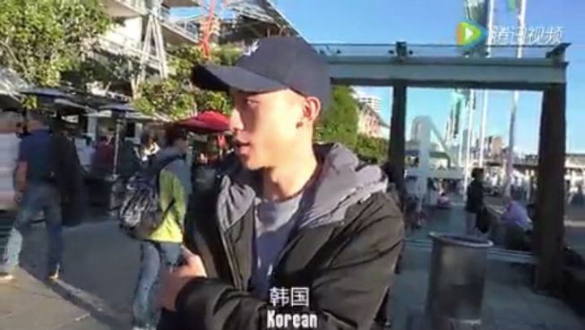 90后中国姑娘,在澳洲街美哭外媒