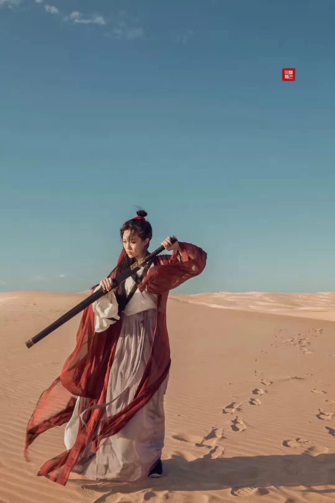 90后中国姑娘,在澳洲街美哭外媒