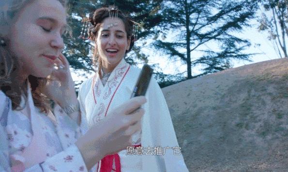 90后中国姑娘,在澳洲街美哭外媒