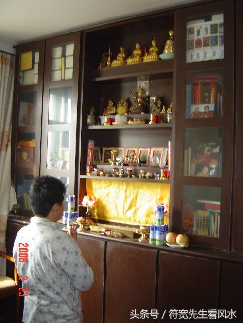 神佛供台上摆放位置和忌讳,佛龛位置朝哪个方向好