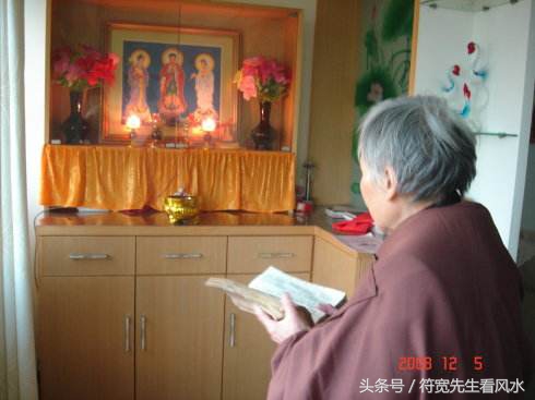 神佛供台上摆放位置和忌讳,佛龛位置朝哪个方向好